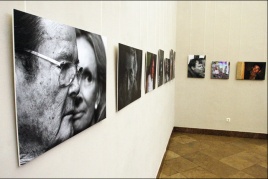 Igno Jurkyno nuotraukoje: geriausi šalies spaudos fotografų darbai pirmiausia buvo eksponuoti Vilniaus rotušėje Igno Jurkyno nuotraukoje: geriausi šalies spaudos fotografų darbai pirmiausia buvo eksponuoti Vilniaus rotušėje